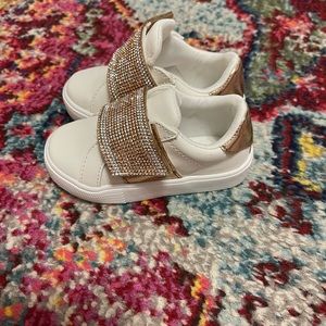 ‼️🎉ALL OFFERS ACCEPTED! 🎉‼️ Bebe Little Girls Size 5.5 Bling Shoes